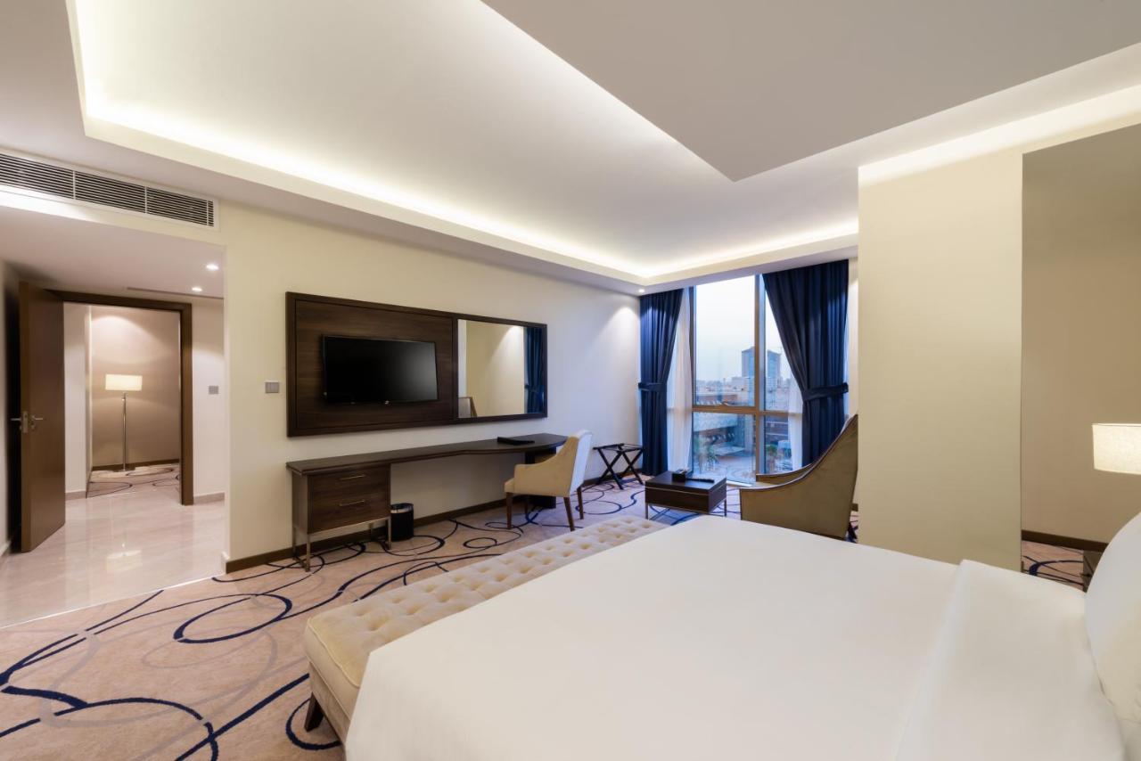 Warwick Al Wezarat Riyadh