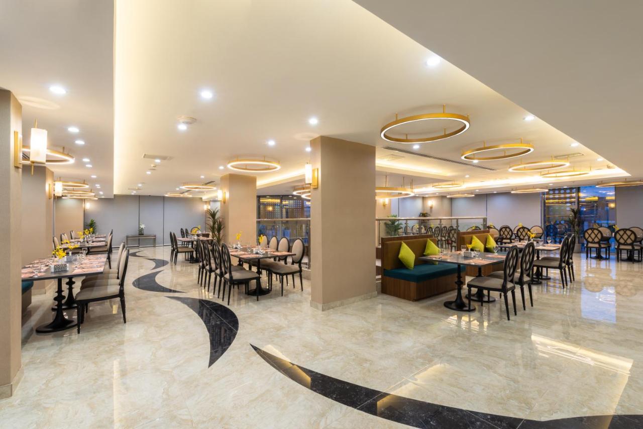 Warwick Al Wezarat 4* Riyadh
