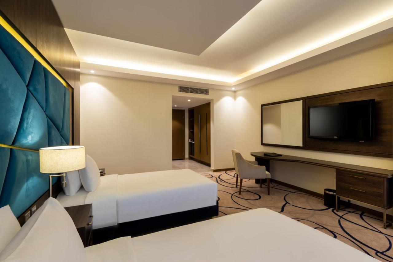 Warwick Al Wezarat Hotel